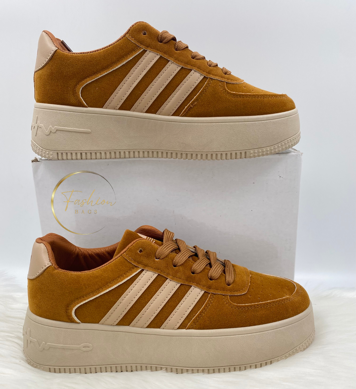 Gamuza High Platform Shoes For Women (+ FREE 2 PAIRS SOCKS)