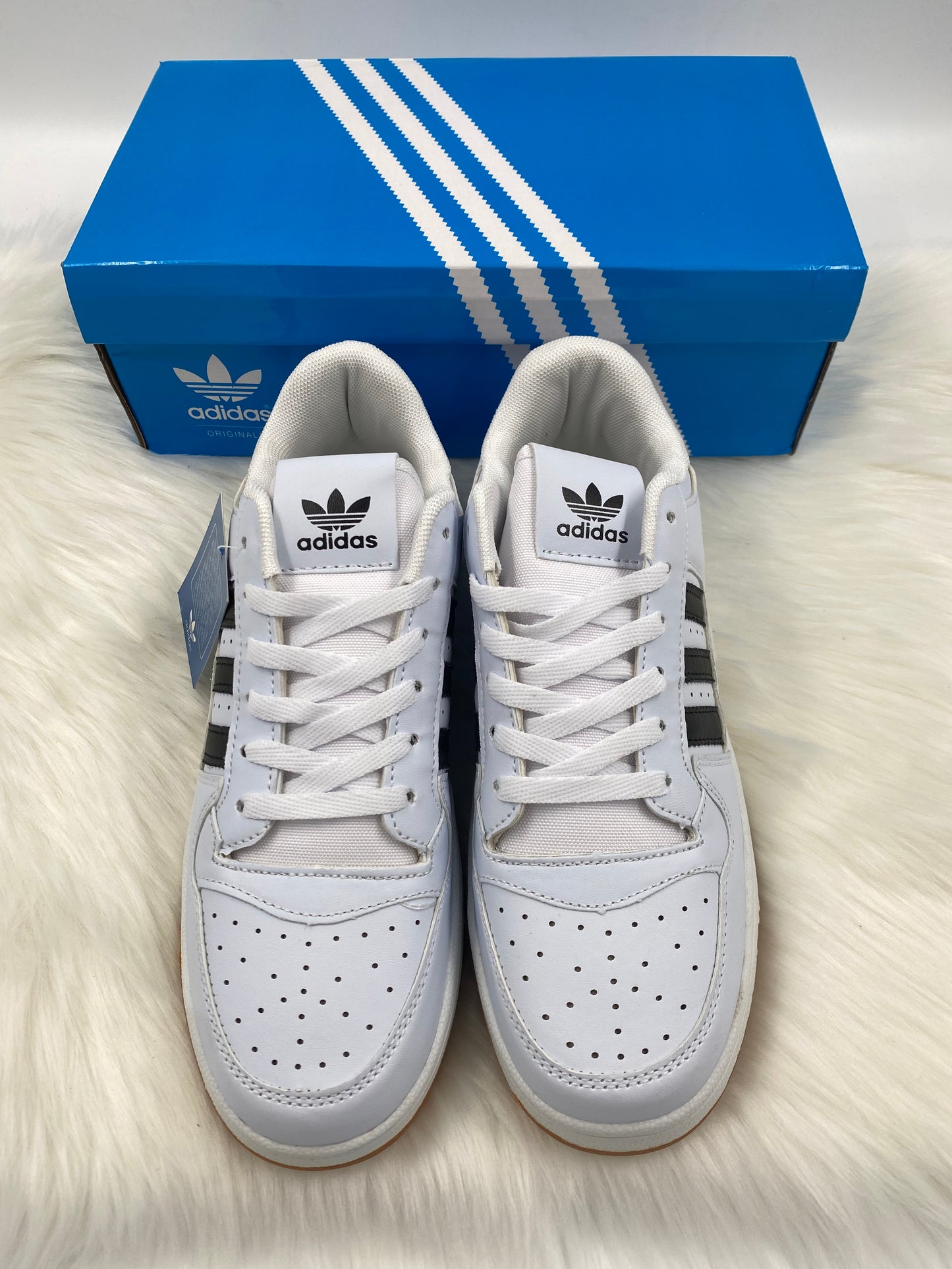 ADDAS White Shoes For Men (FREE 2 PAIRS SOCKS)